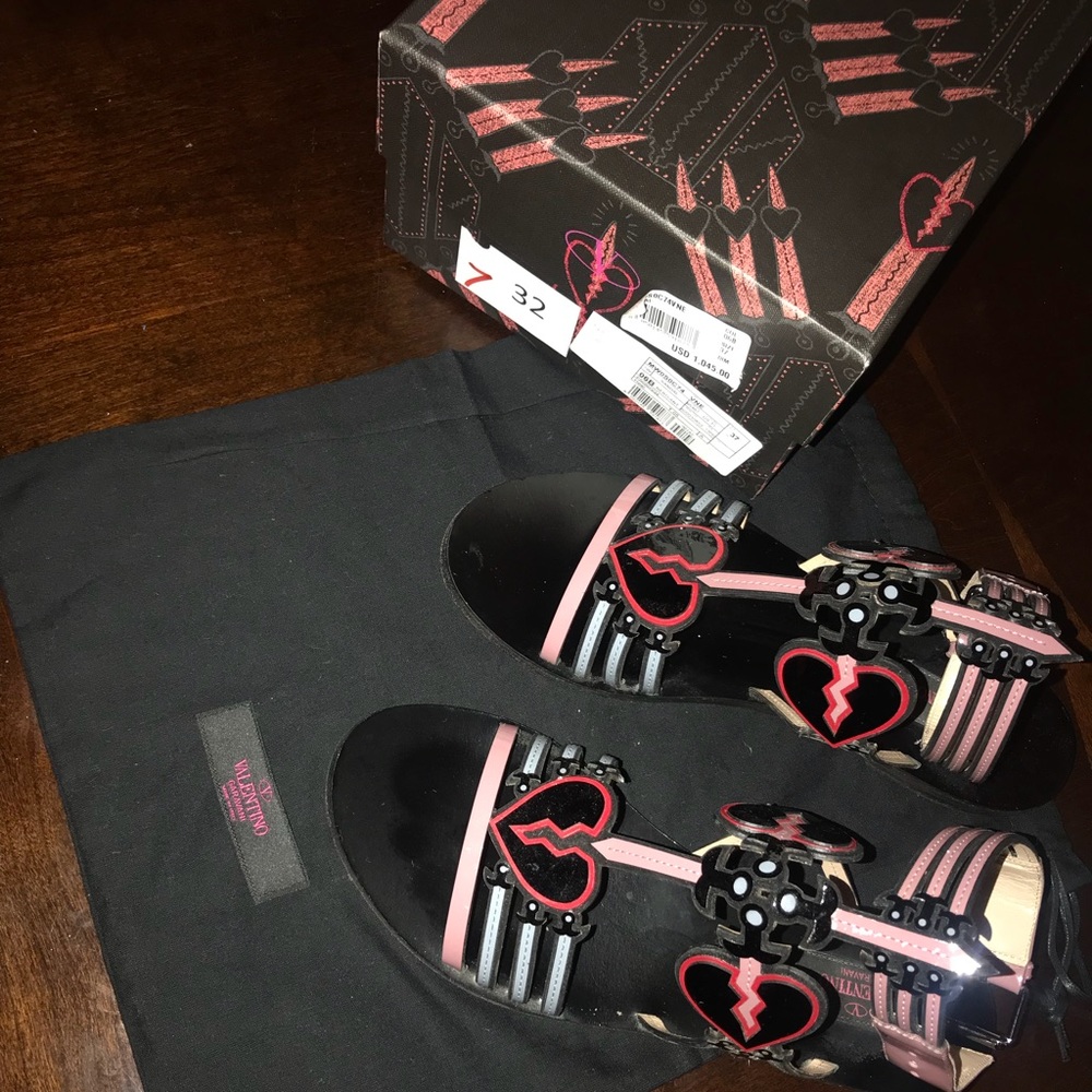 100% Authentic Valentino Loveblade sandal